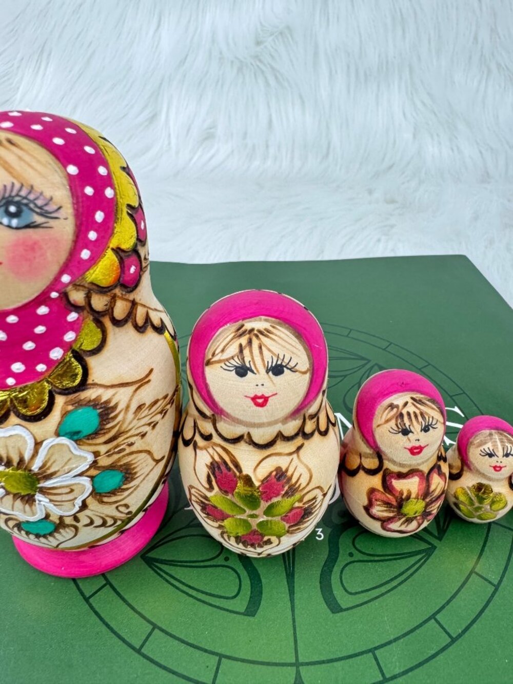 5 Piece Beautiful Russian Matryoshka Nesting Dolls Wooden - Picture 4 of 16